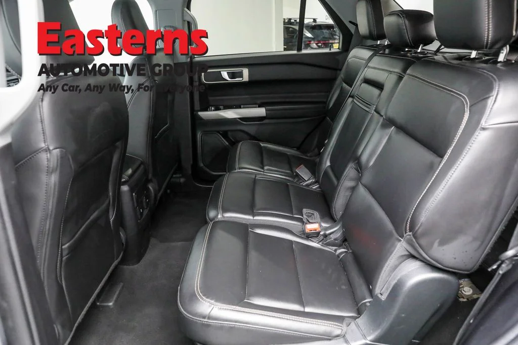 Used 2023 Silver Ford XLT image 21