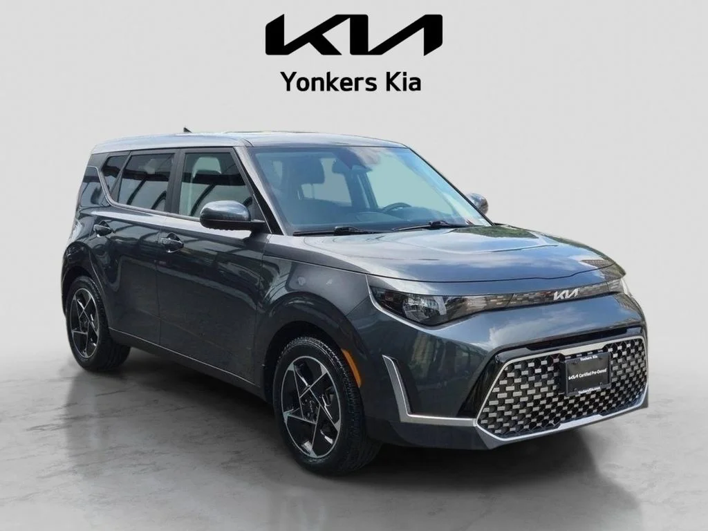 Used 2023 Gray Kia EX image 4