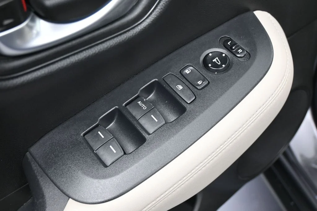 Used 2023 Gray Honda LX image 13