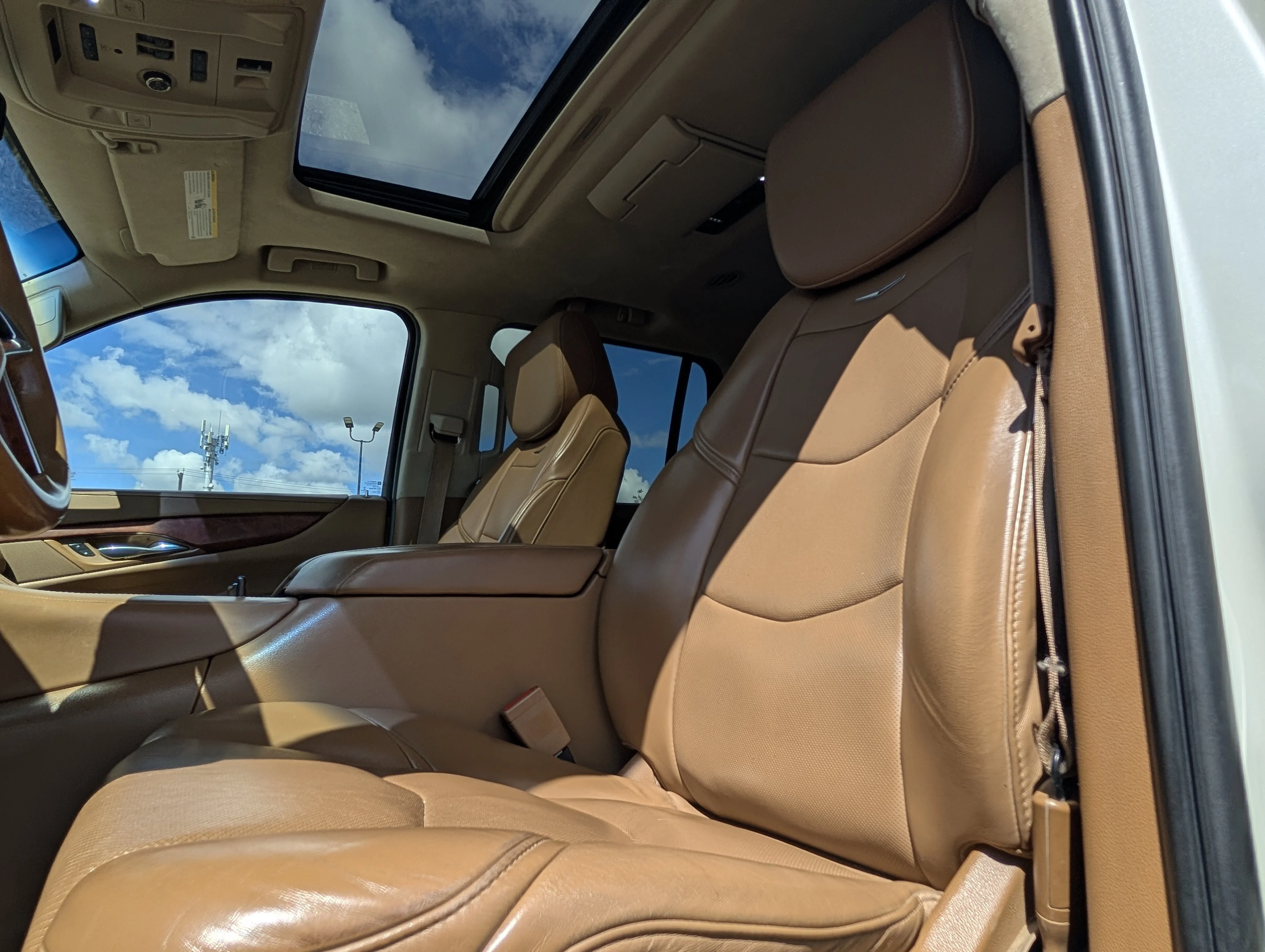 Used 2015 White Cadillac Platinum image 19
