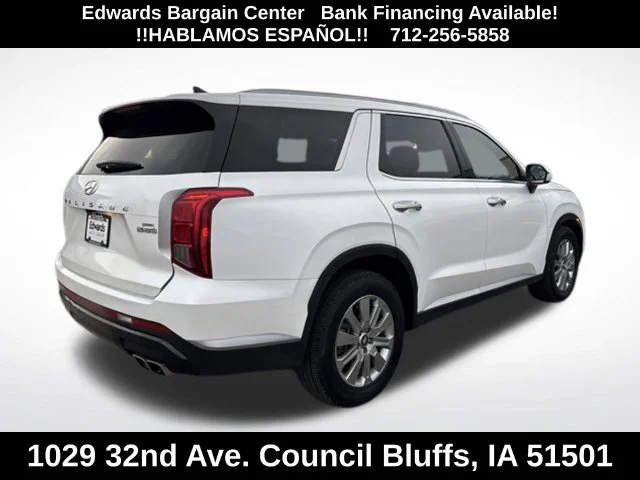 Used 2025 White Hyundai SEL image 7