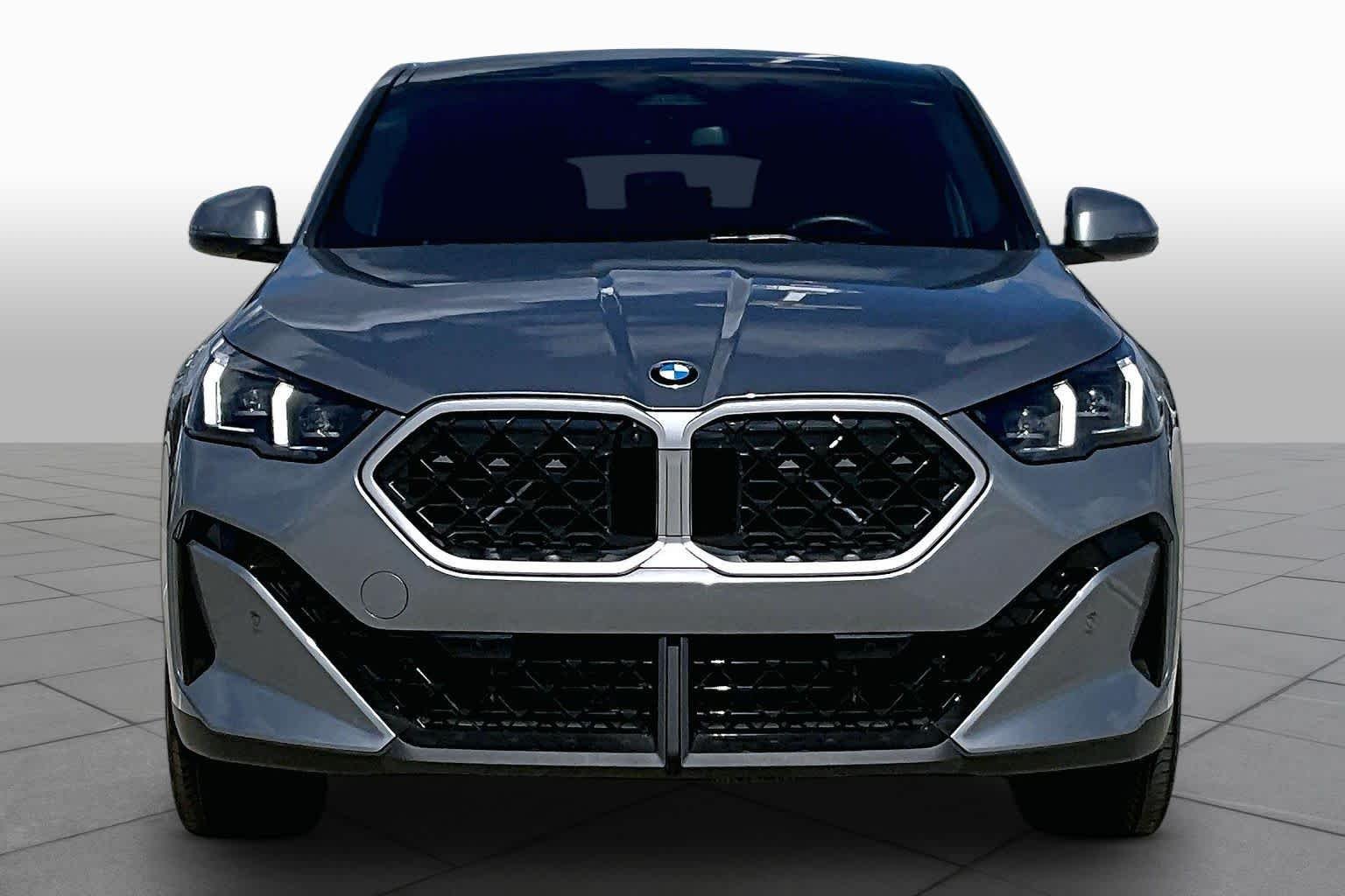 Used 2026 Skyscraper Grey Metallic BMW xDrive28i image 3