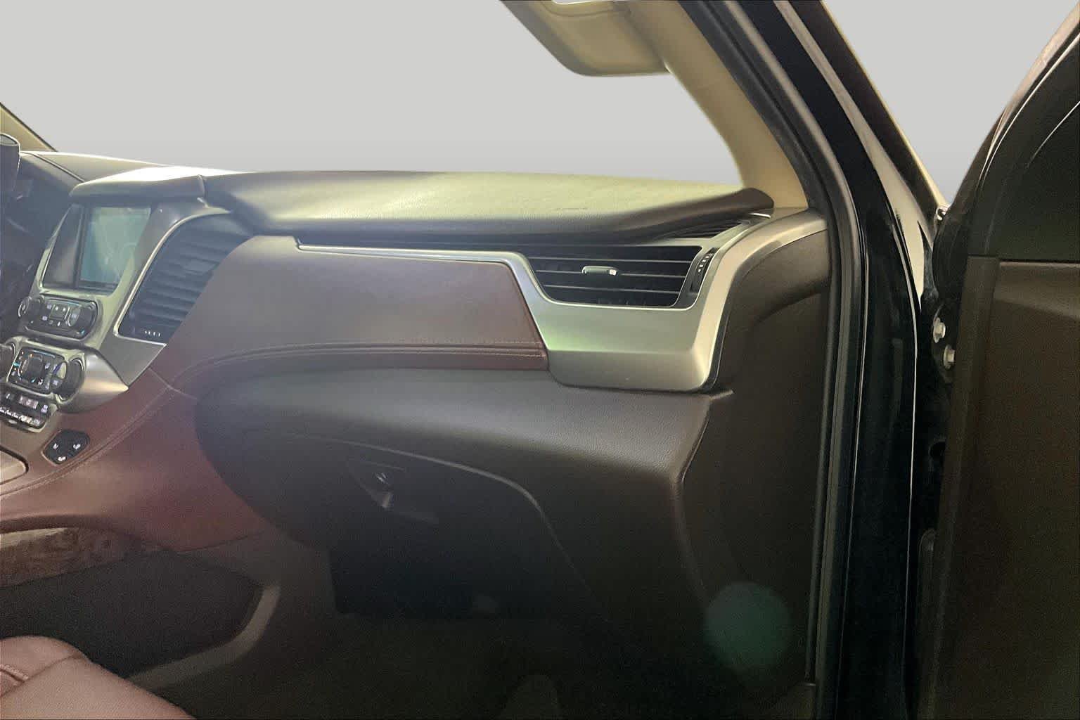 Used 2018 Black Chevrolet Premier image 17