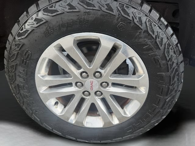 Used 2018 RED QUARTZ TINTCOAT GMC 4WD SLT image 33