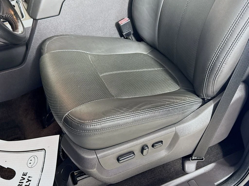Used 2015 Tuxedo Black Metallic Ford Platinum image 23