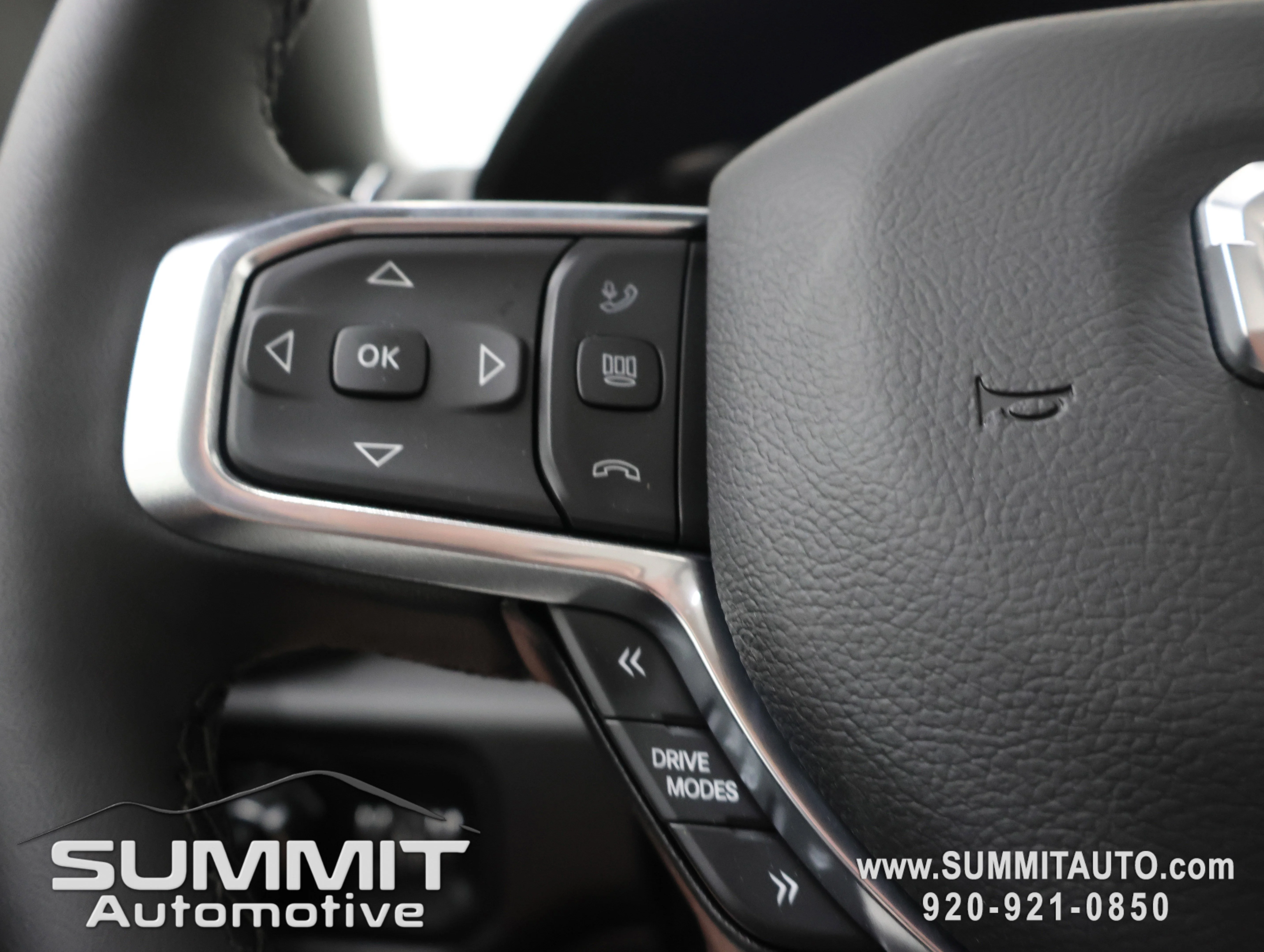 New 2026 Diamond Black Crystal Pearl-Coat Exterior Paint RAM Laramie image 17