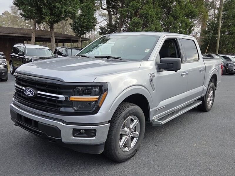 Used 2024 Iconic Silver Metallic Ford XLT image 3