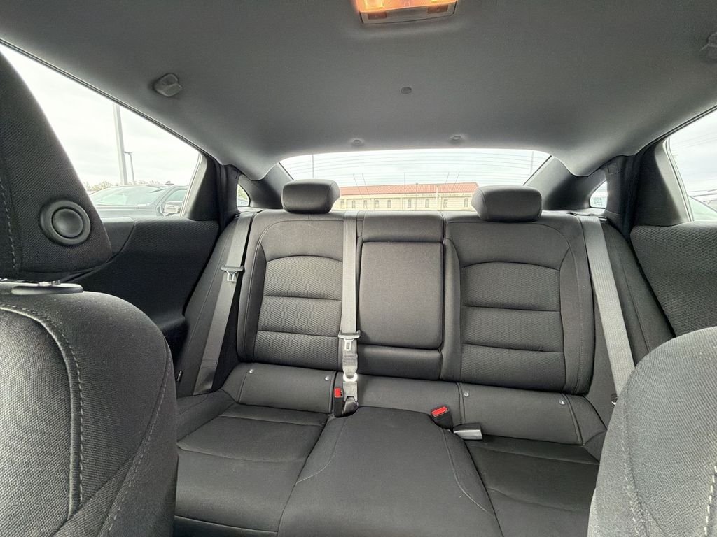 Used 2024 White Chevrolet LT image 27