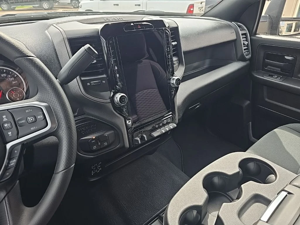 2025 RAM 2500 Tradesman - Photo 12