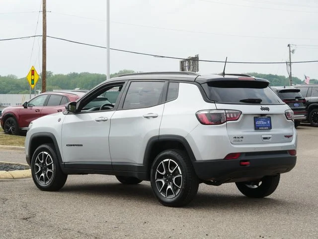 Used 2024 Silver Jeep Trailhawk image 5