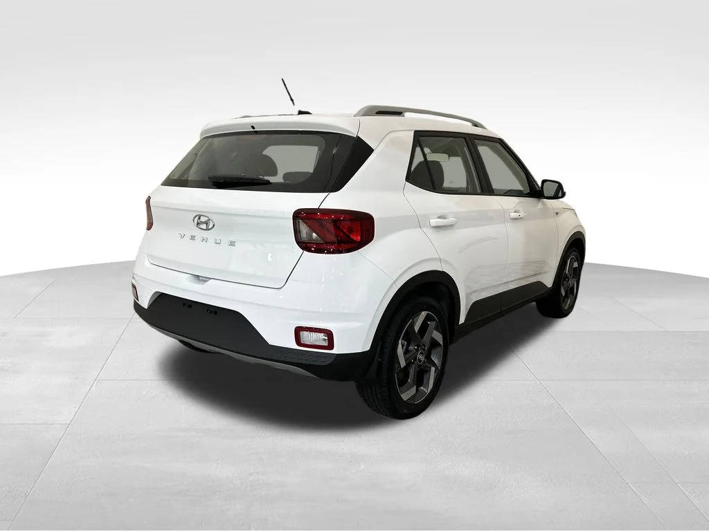 Used 2026 White Hyundai SEL image 5