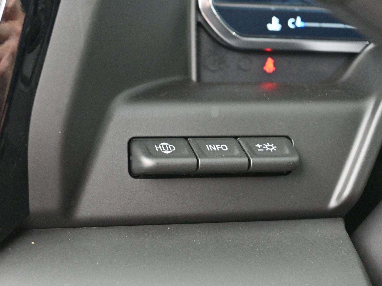 Used 2025 Onyx Black GMC Denali image 27