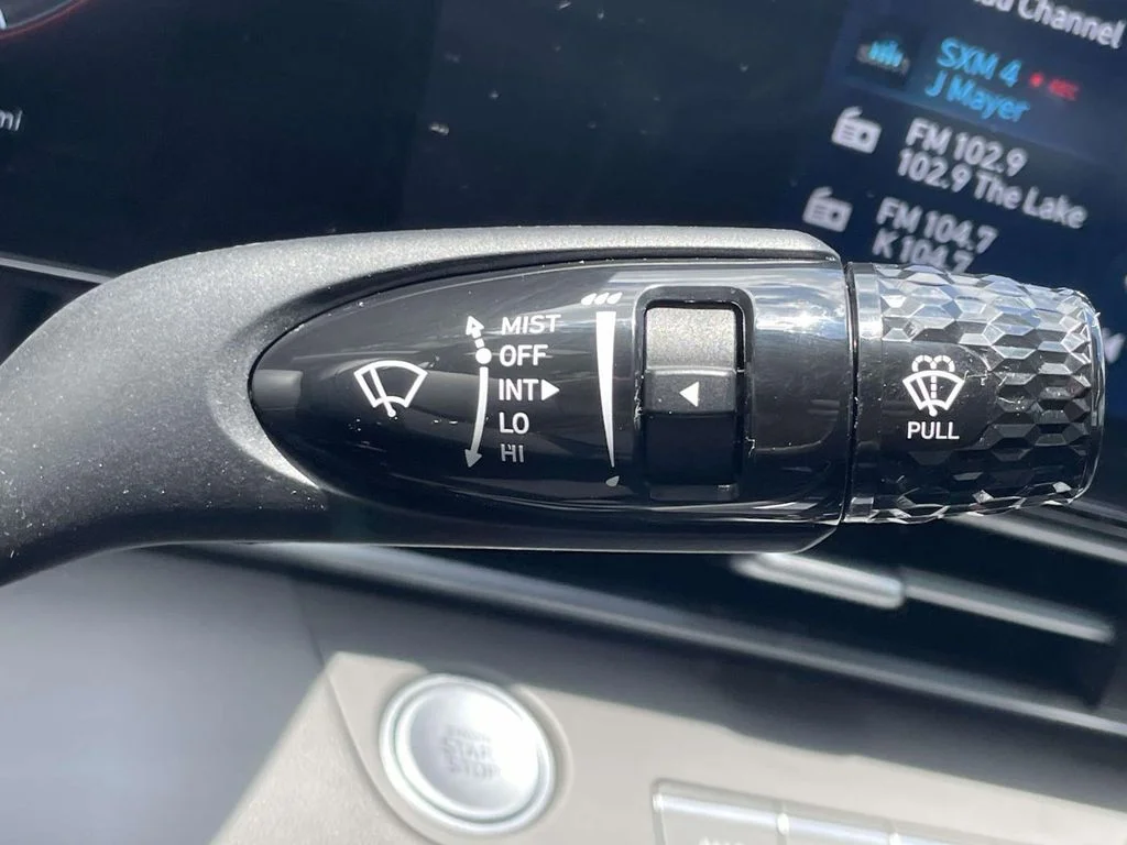 Used 2023 Black Hyundai SEL image 22