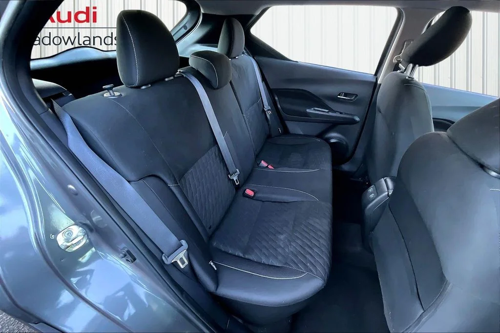 Used 2022 Gray Nissan SV image 25