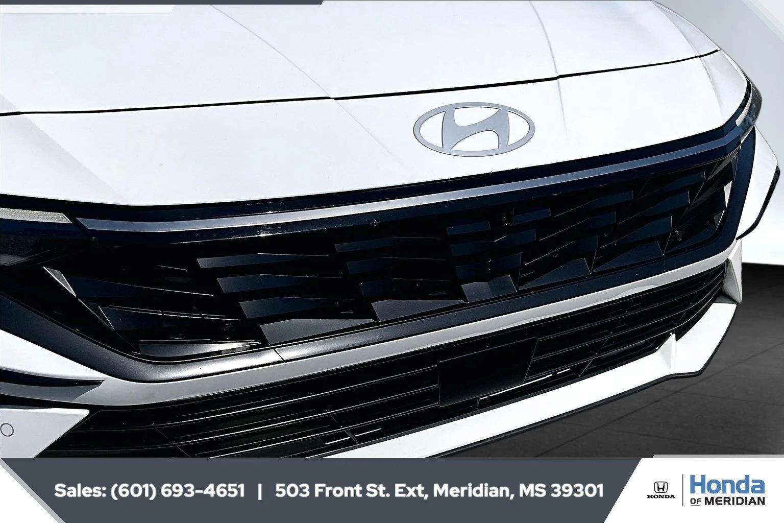 Used 2024 Serenity White Hyundai Limited image 21