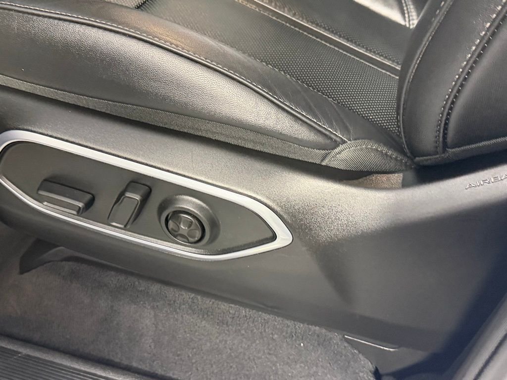 Used 2025 Bright White Clearcoat Jeep  image 21