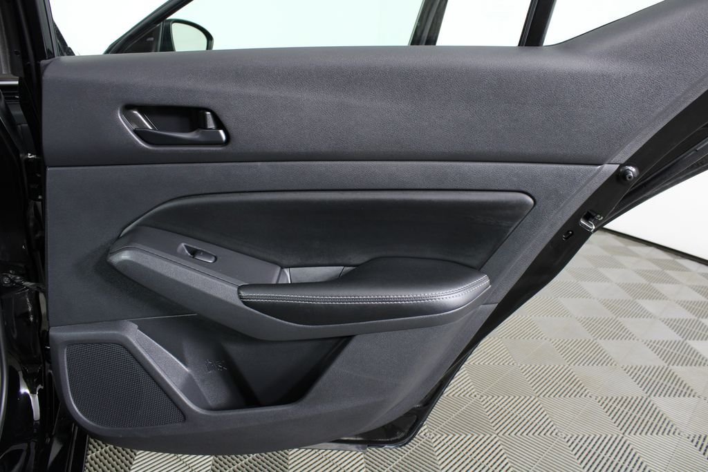 Used 2025 Black Nissan 2.5 SV image 9