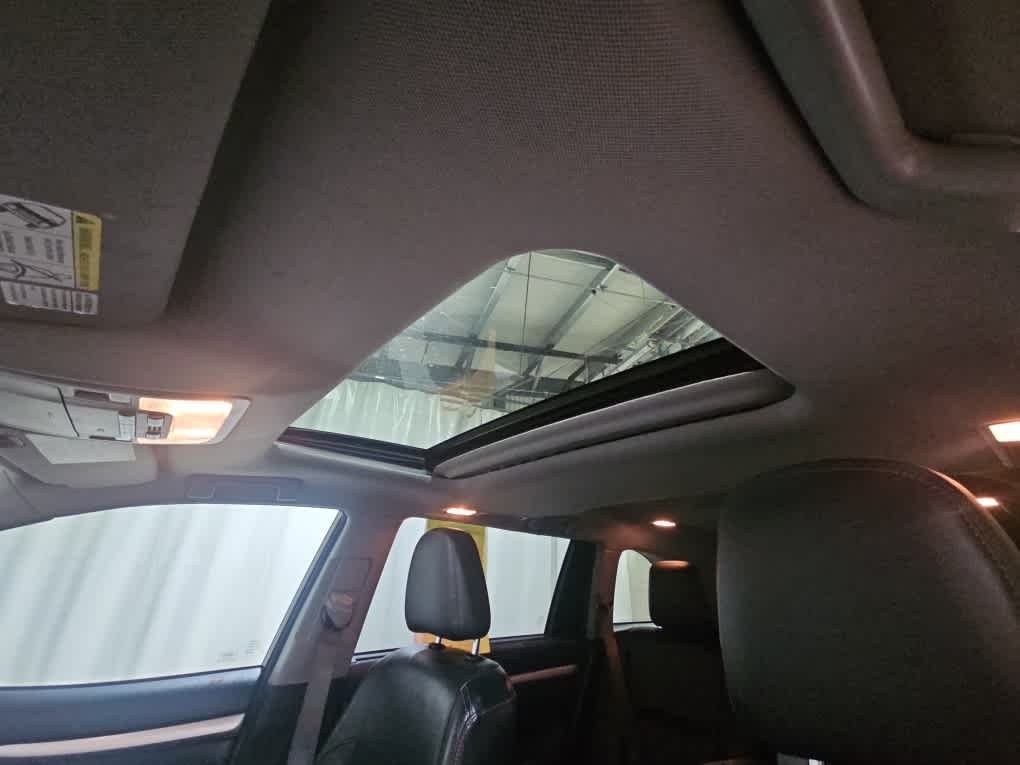 Used 2015 Silver Sky Metallic Toyota XLE image 14