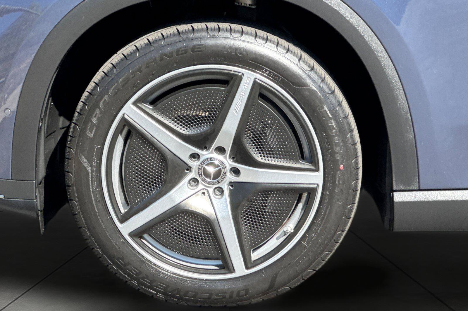 Certified Used 2023 Blue Mercedes-Benz 500 SUV image 5