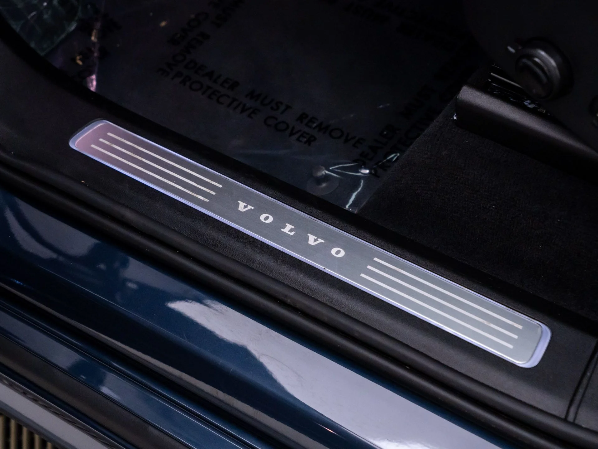 Used 2025 Blue Volvo T8 Ultra image 13