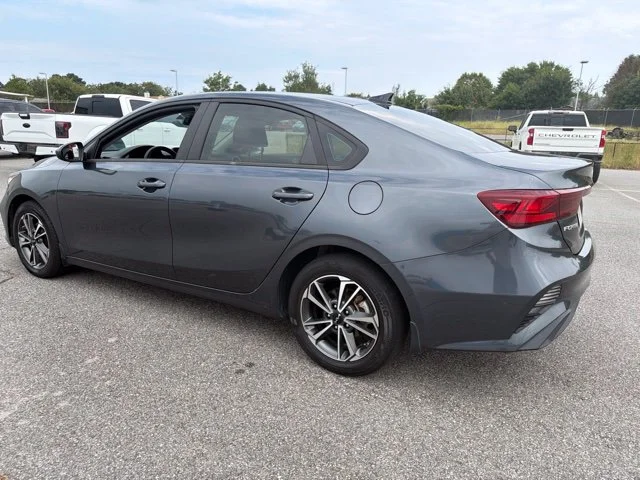 Used 2022 Gray Kia LXS image 4