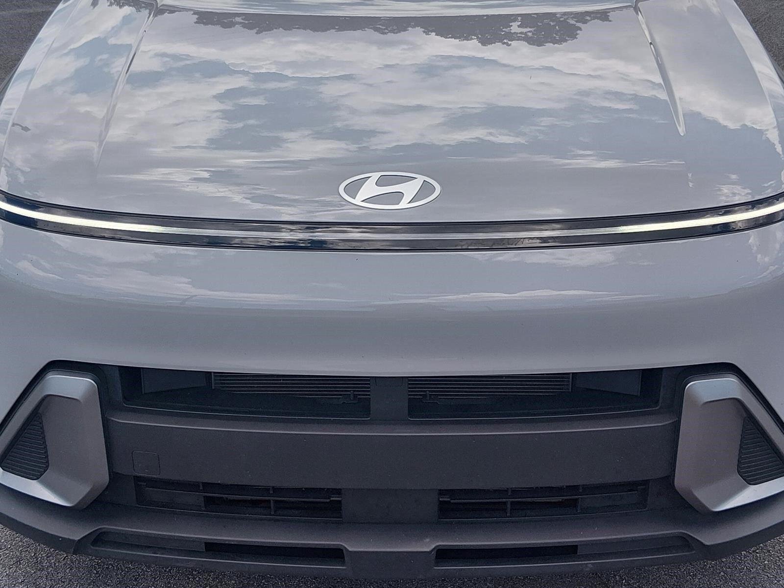 Used 2025 Cyber Gray Metallic Hyundai SEL image 9