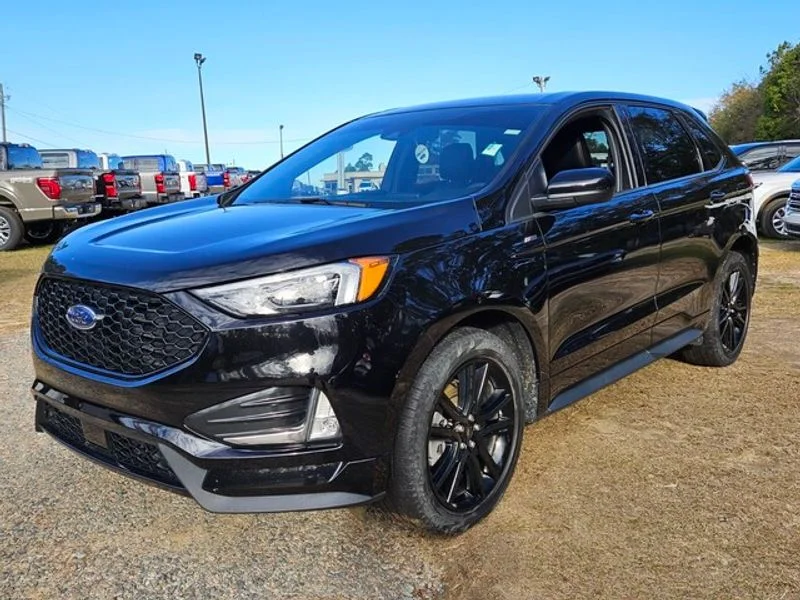 Used 2024 Agate Black Metallic Ford ST-Line image 4