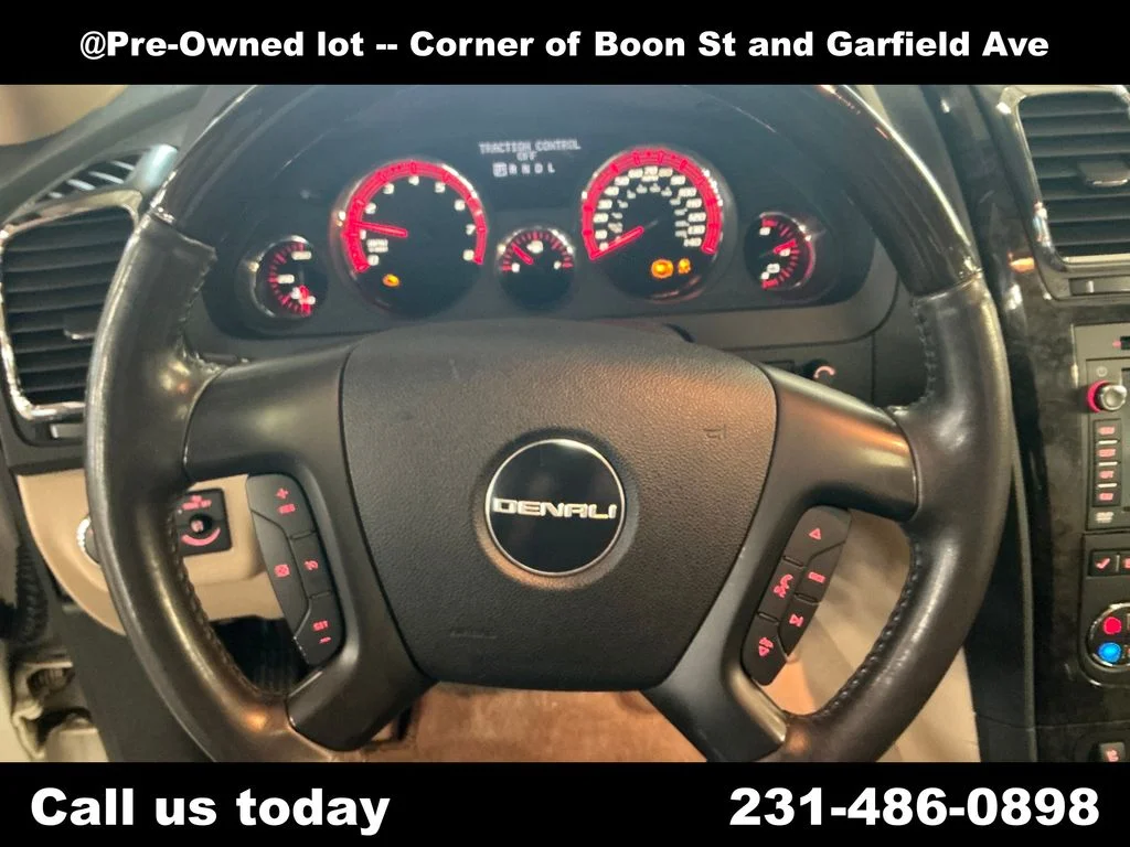 Used 2011  GMC Denali image 19