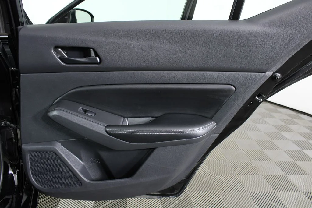 2025 Nissan Altima SV - Photo 9