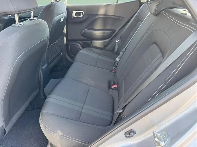 Used 2022 Silver Hyundai SEL image 13