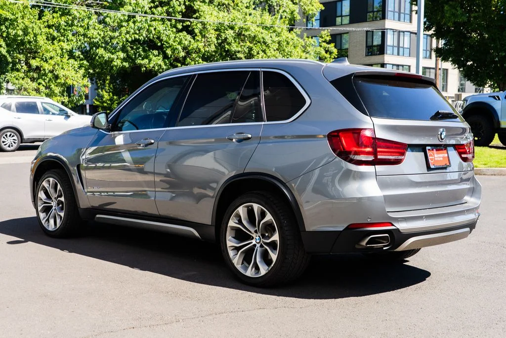 Used 2018 Gray BMW xDrive35d image 4