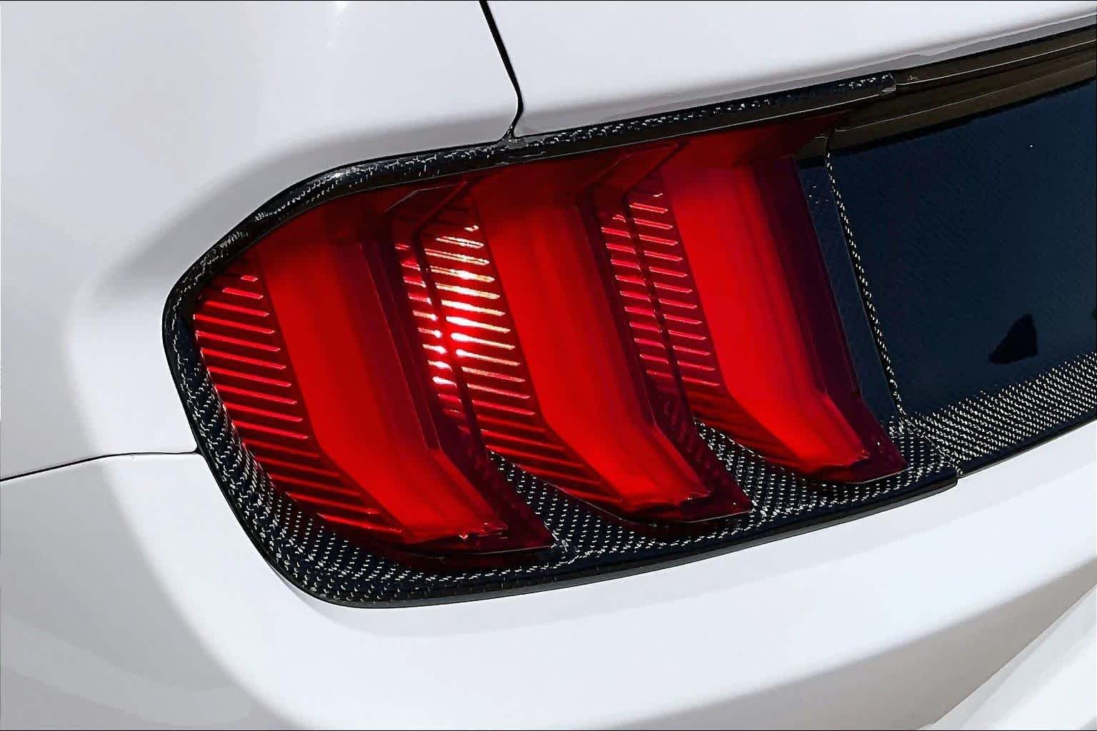 Used 2020 Oxford White Ford GT Premium image 28