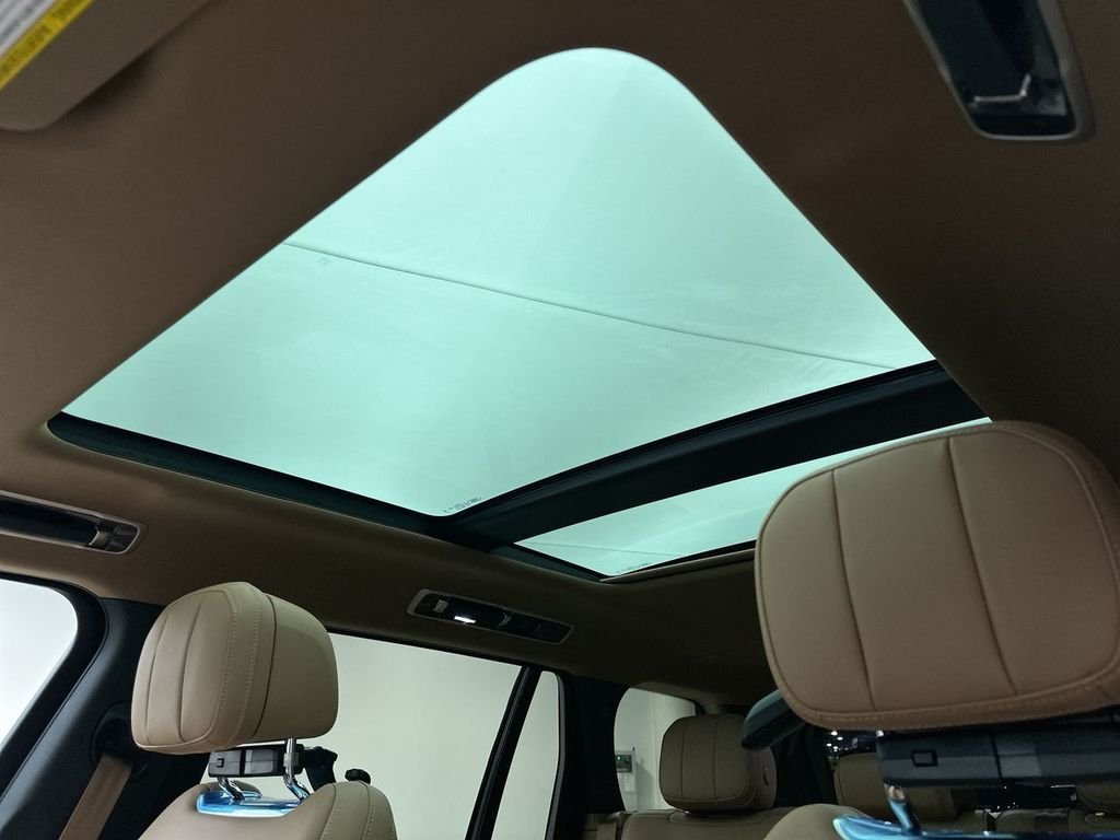 New 2026 Charente Grey LAND ROVER SE 7 Seats image 19