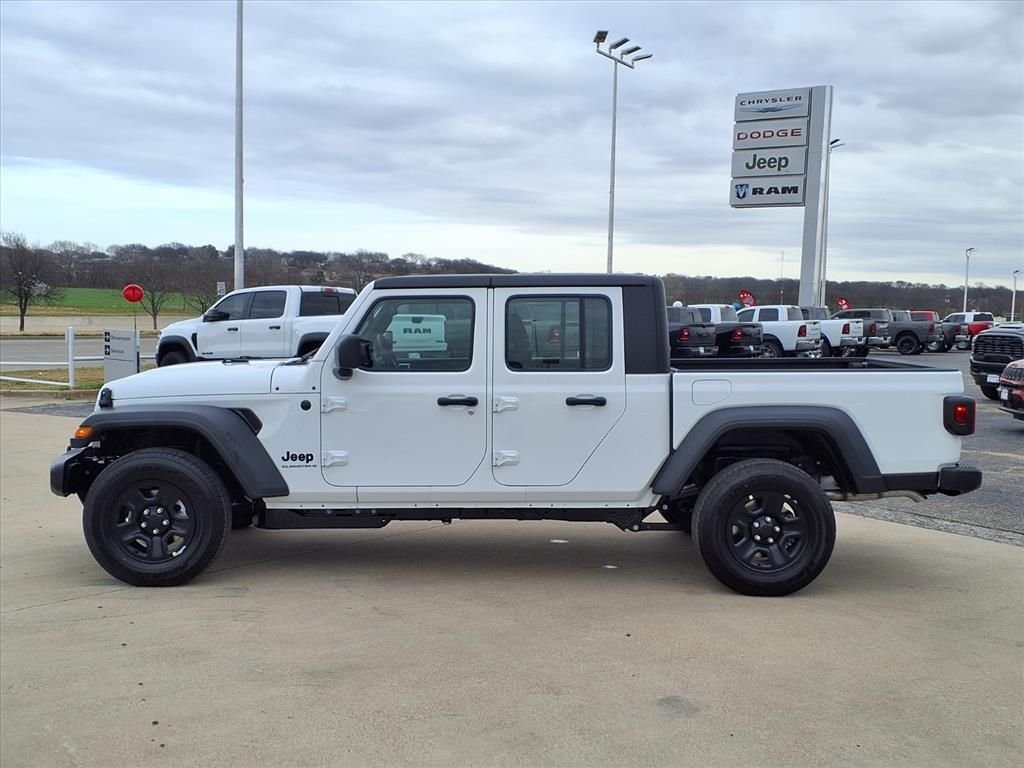 New 2026 Bright White Clear-Coat Exterior Paint Jeep Sport image 4