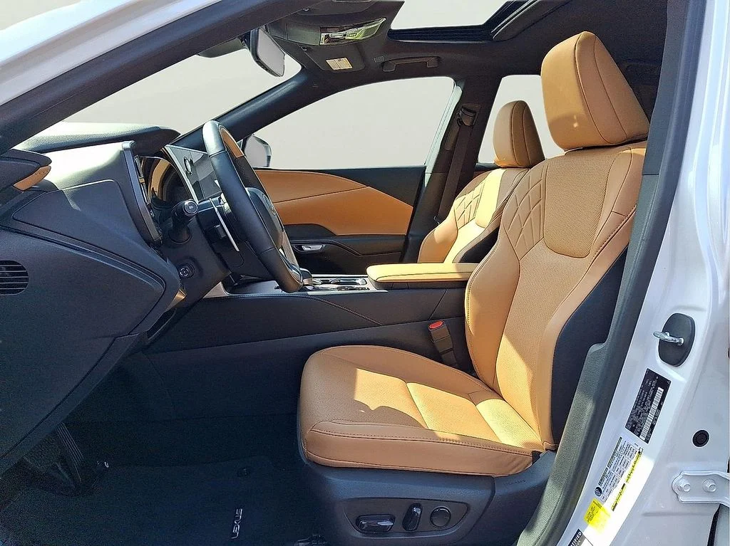 Certified Used 2024 EMINENT WHITE PEARL Lexus 350h Premium image 8