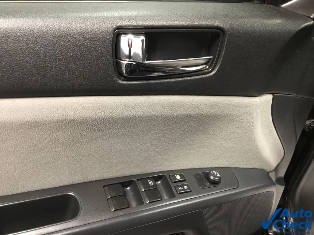 Used 2012 Black Nissan 2.0 SR image 20
