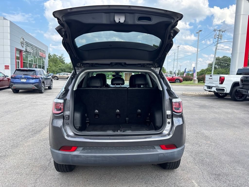 Used 2017 Gray Jeep Latitude image 6