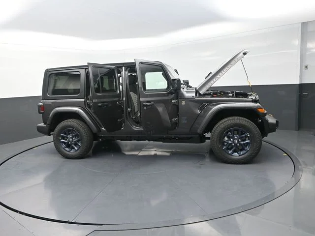 New 2026 Granite Crystal Metallic Clear-Coat Exterior Paint Jeep  image 36