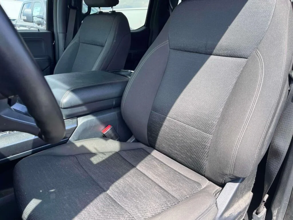 Used 2023 Agate Black Metallic Ford XLT image 15