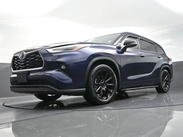Used 2021  Toyota XLE image 35