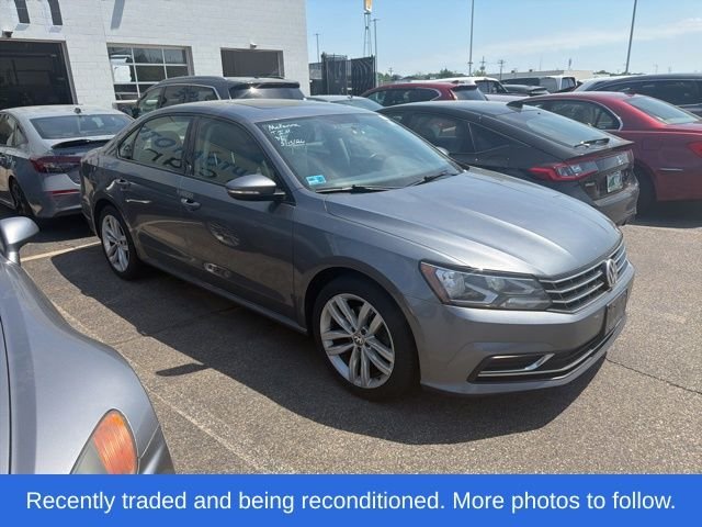 2019 Volkswagen Passat 2.0T Wolfsburg Edition Auto's photo