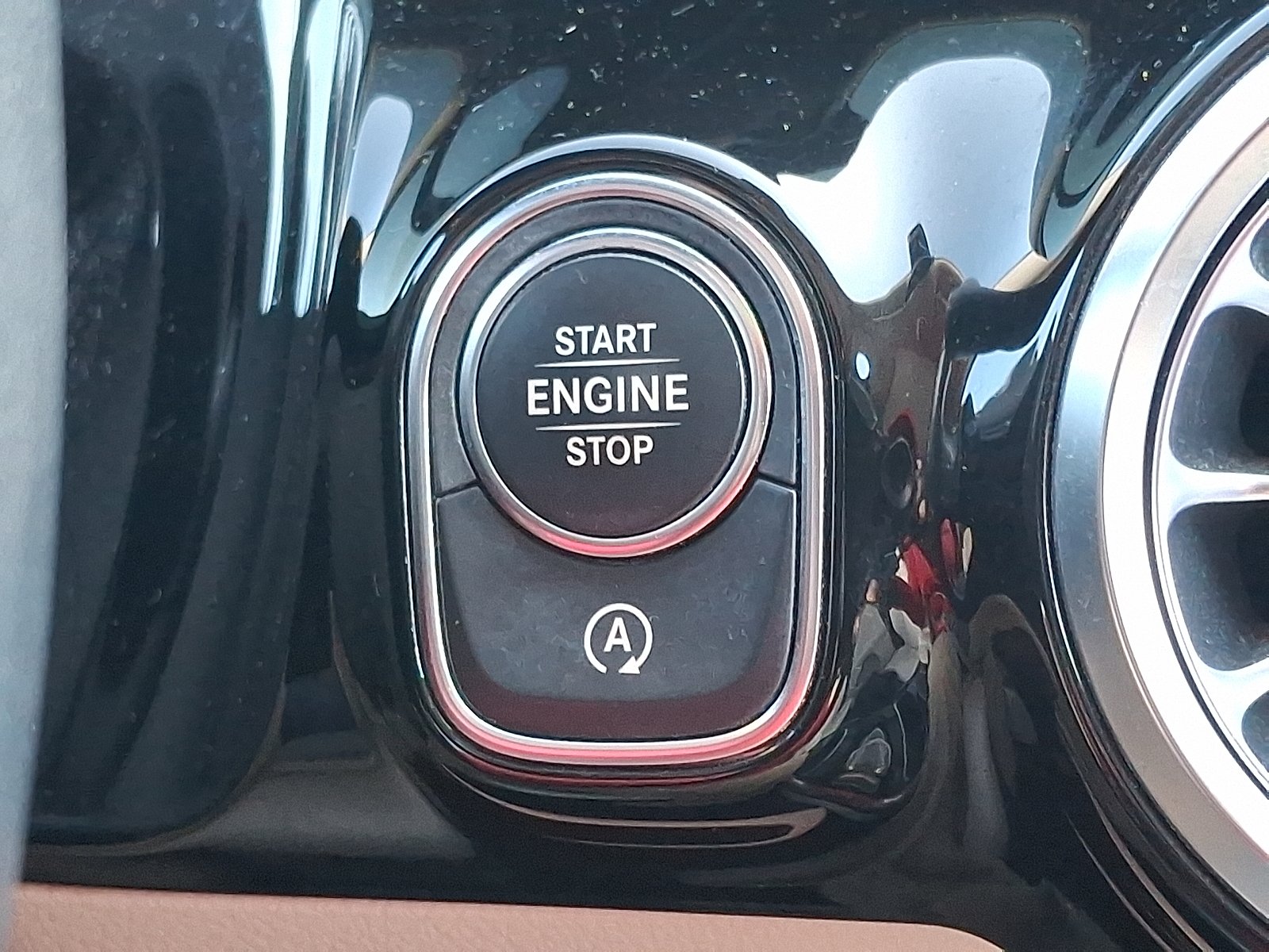 Certified Used 2021 Patagonia Red Metallic - 993 Mercedes-Benz 4MATIC® image 23