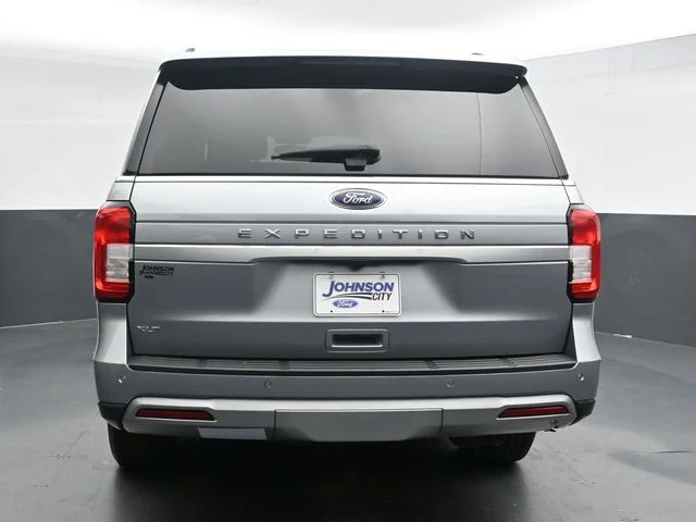 Used 2024 Silver Ford XLT image 8