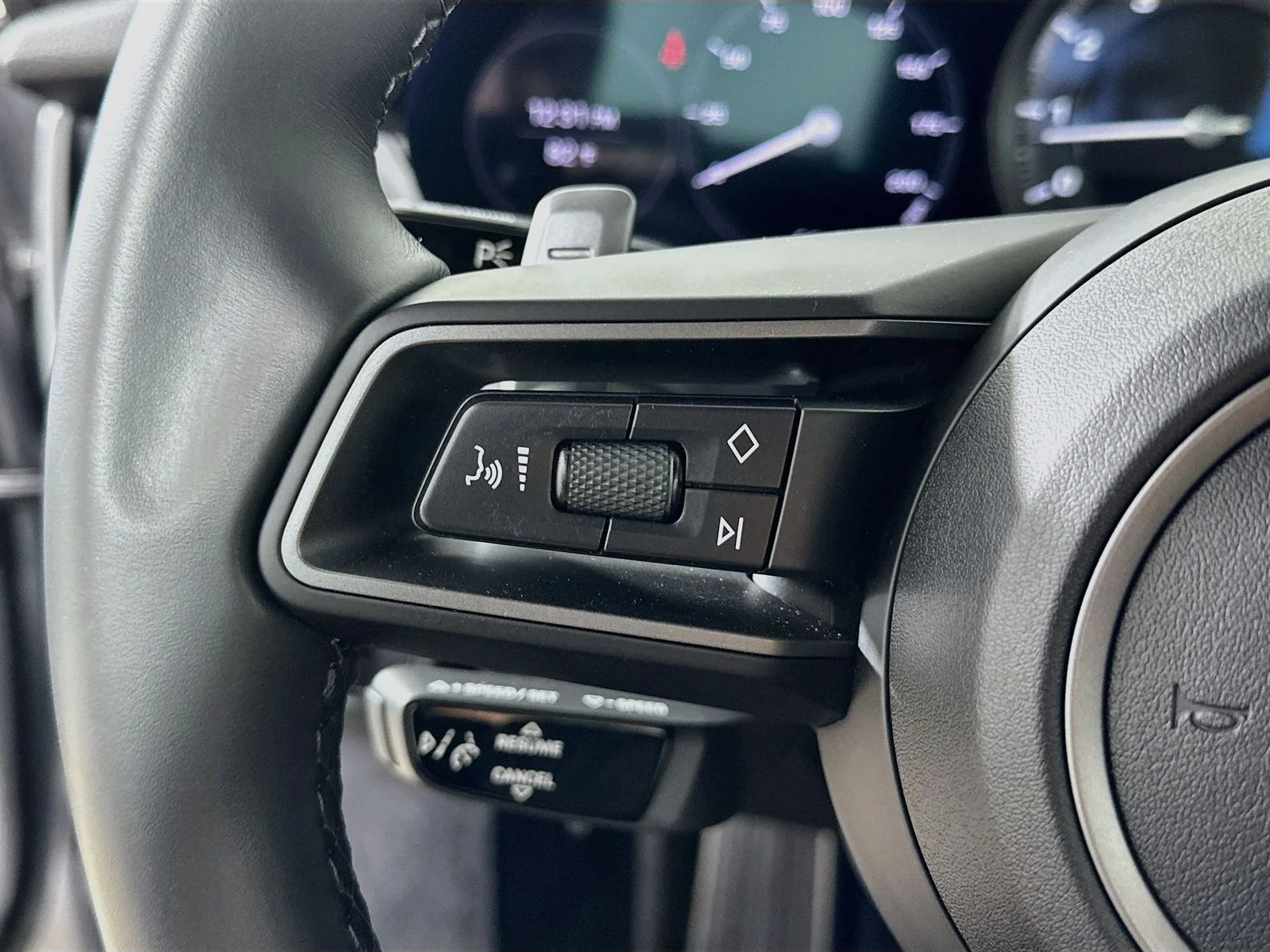 Used 2022  Porsche  image 18