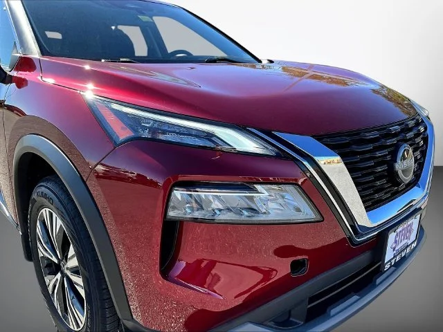 Used 2023 Red Nissan SV image 37