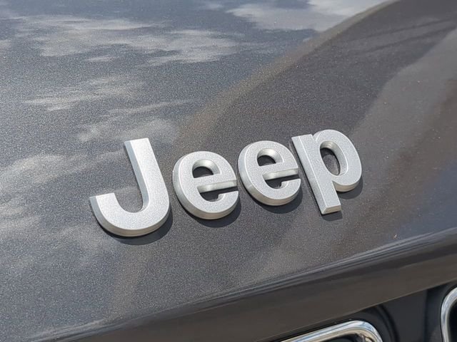 New 2026 Baltic Gray Metallic Clear-Coat Exterior Paint Jeep Laredo X image 13