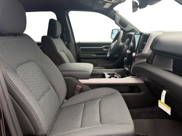 New 2026 Diamond Black Crystal Pearl-Coat Exterior Paint RAM Big Horn/Lone Star image 16