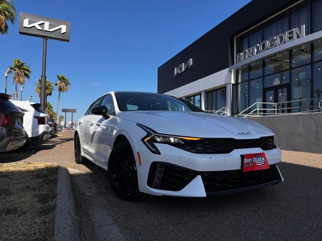 New 2026 White Kia GT-Line image 1