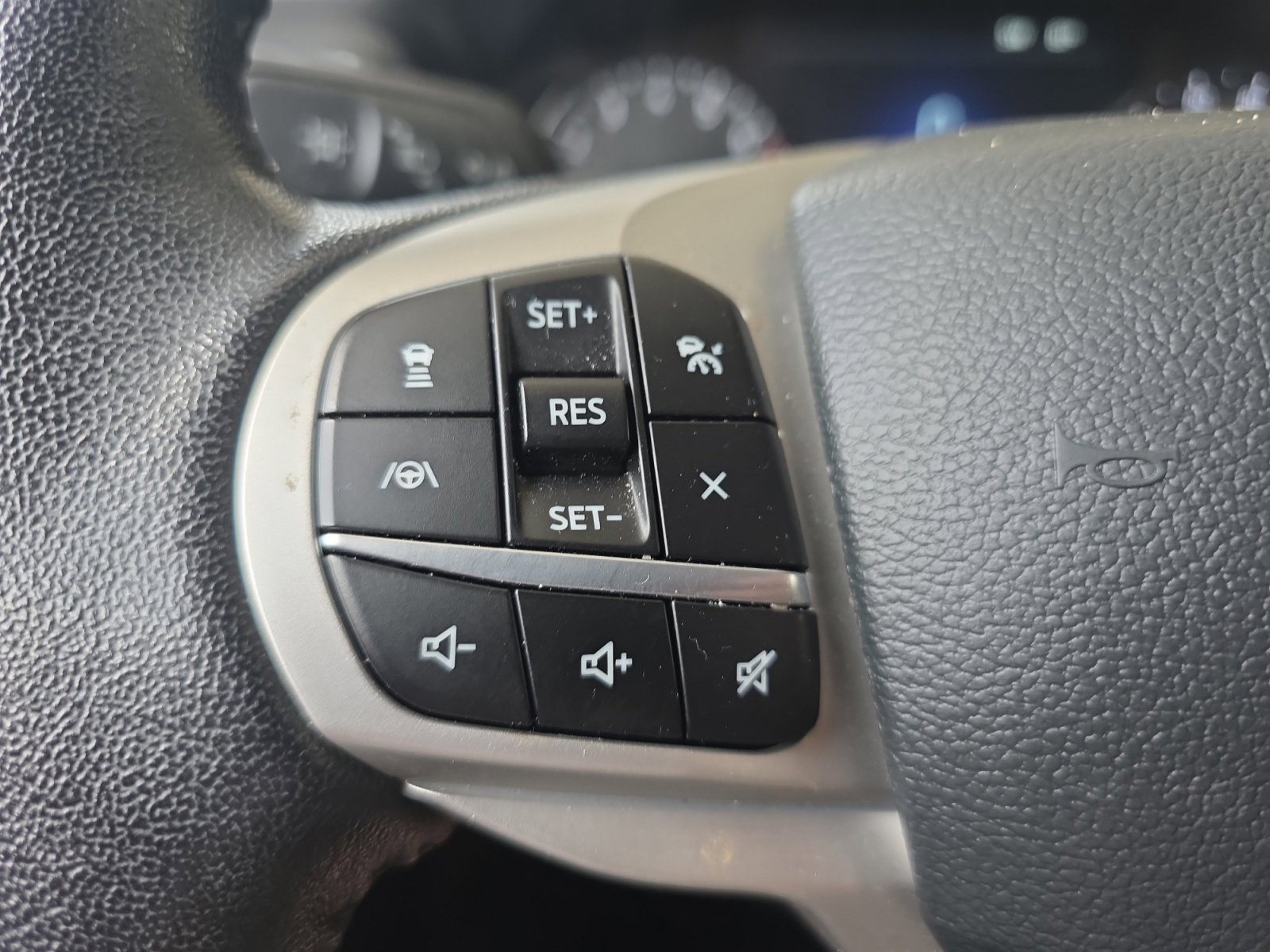 Used 2023 Silver Metallic Ford XLT image 23