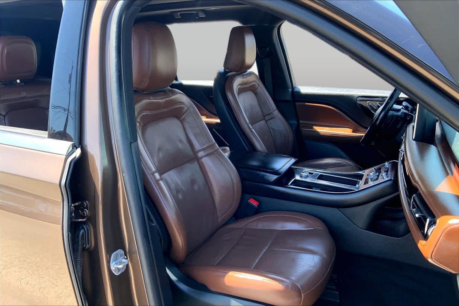 Used 2022 Bronze Smoke Metallic Clearcoat Lincoln Reserve image 8